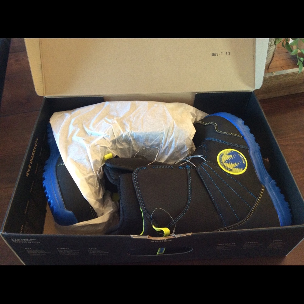 Burton size 5 boa snowboarding boots NWT